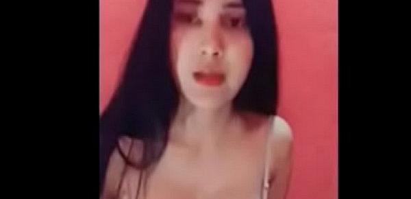  Thai teen with big tits cam